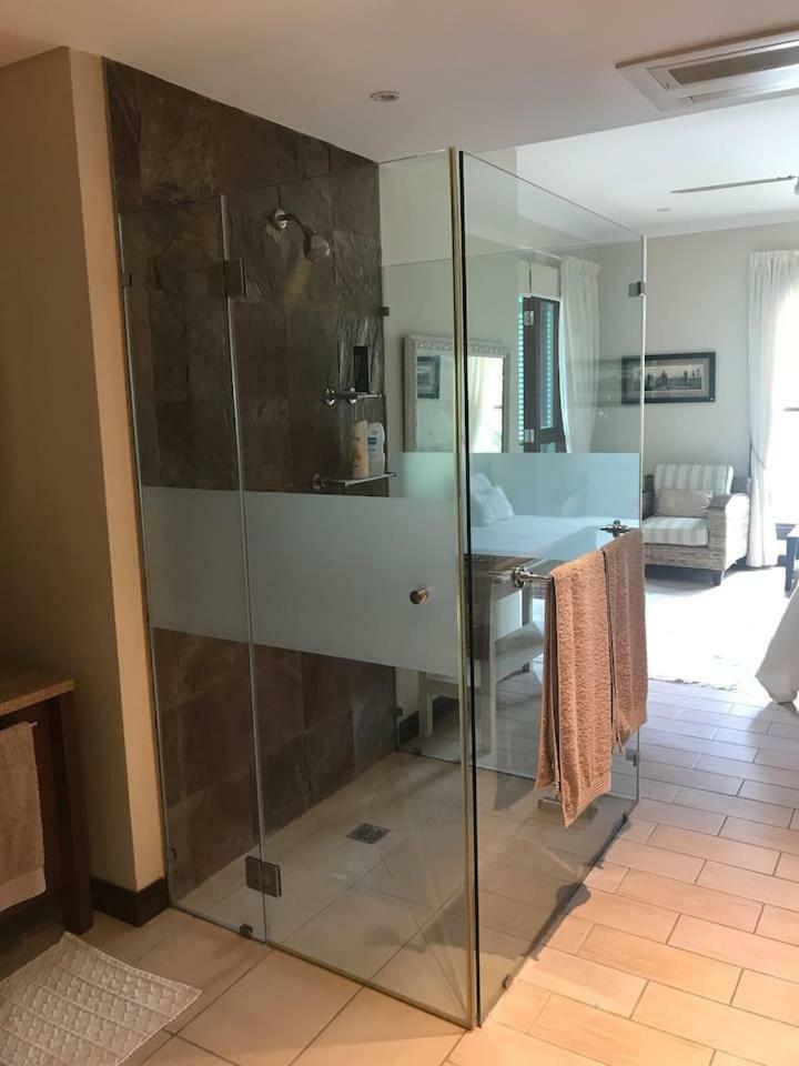 150m² 2 slaapkamer, 2 privé badkamer Appartement in Mahé eiland Eden Island Buitenkant foto